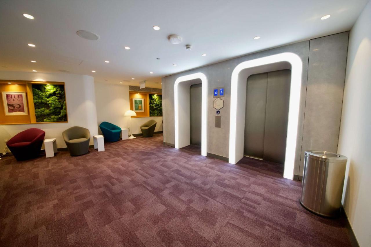 Khách sạn Yotelair Changi Airport Landside